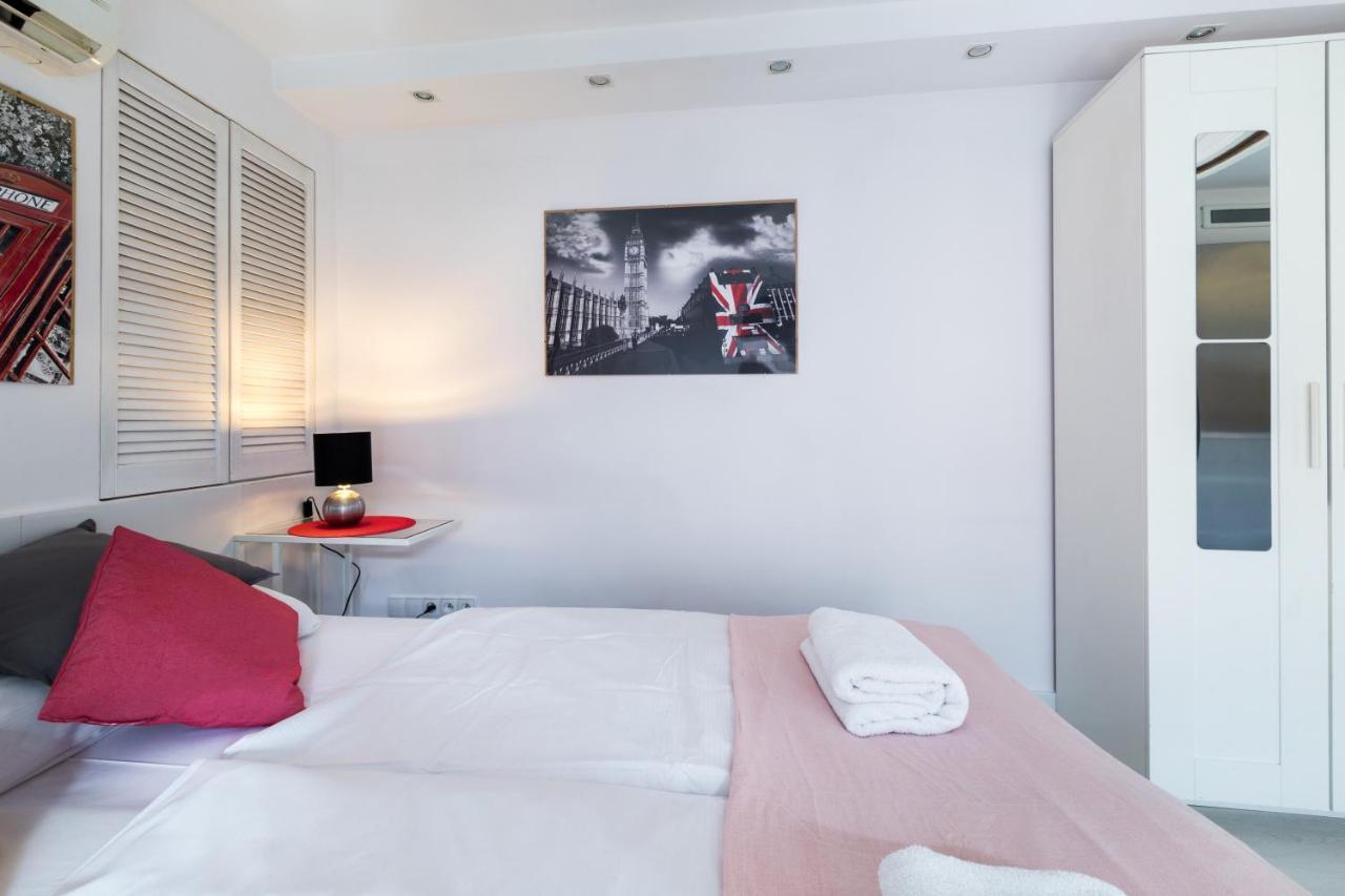 Wawel Cracow Old City Apartments - Friendhouse Apartments Краків Екстер'єр фото