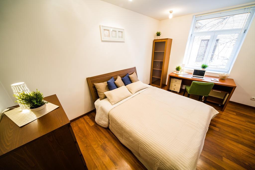 Wawel Cracow Old City Apartments - Friendhouse Apartments Краків Екстер'єр фото